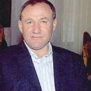 Спасителят на 4-мата младежи плаща операцията на една от пострадалите