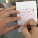 Да дариш целия джакпот на бедните!... Как тотокъсметлията Стефан го направи!