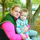 Две общини събират пари за болна жена