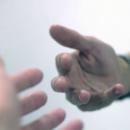 Семейство моли за употребявани зимни дрехи за децата си