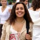 Да помогнем на Ели за операция в Англия