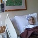 Младо момиче се бори за живота си