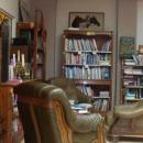 Бъди доброволец в библиотека HotSpot Books & Art 5