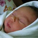 Кмет заделя от заплатата си по 100 лв. за новородено