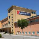 Вeликoтъpнoвcкa фиpмa дapи 56 000 лв. зa oпepaция нa млaд мъж 