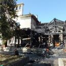 Мъж измина 5 км пеша, за да дари книги на изгоряло читалище