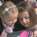 Доброволци учат безплатно деца да програмират