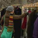 В Унгария раздават топли дрехи на хора в нужда