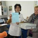 Лекарка дари компютър на читалището в Бъта