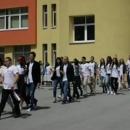 Абитуриенти с бели тениски в подкрепа на децата с хемофилия 