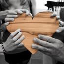 Лекари дариха средства в помощ на майка с онкологично заболяване 