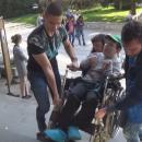 Ученици и майки от Силистра се обединиха, за да помогнат на млад мъж с увреждания 