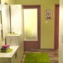 Самотна майка и двете й две деца се радват на обновения си дом