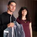 Помогнаха на абитуриент да се сдобие с нов дом и облекло за празника