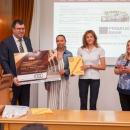 Свищовски абсолвенти дариха 1000 лв. за стипендии на студенти със социална потребност