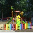 Деца от Швейцария оборудваха детска площадка за връстниците си в Червен бряг