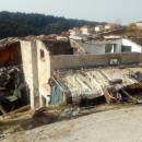 Ученици събраха дрехи и храна за семейство без покрив 