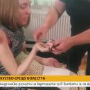 Млада майка с тумор рисува картини, за да събере пари за лечение