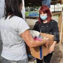 Дариха дрехи на социално слаби семейства от Враца